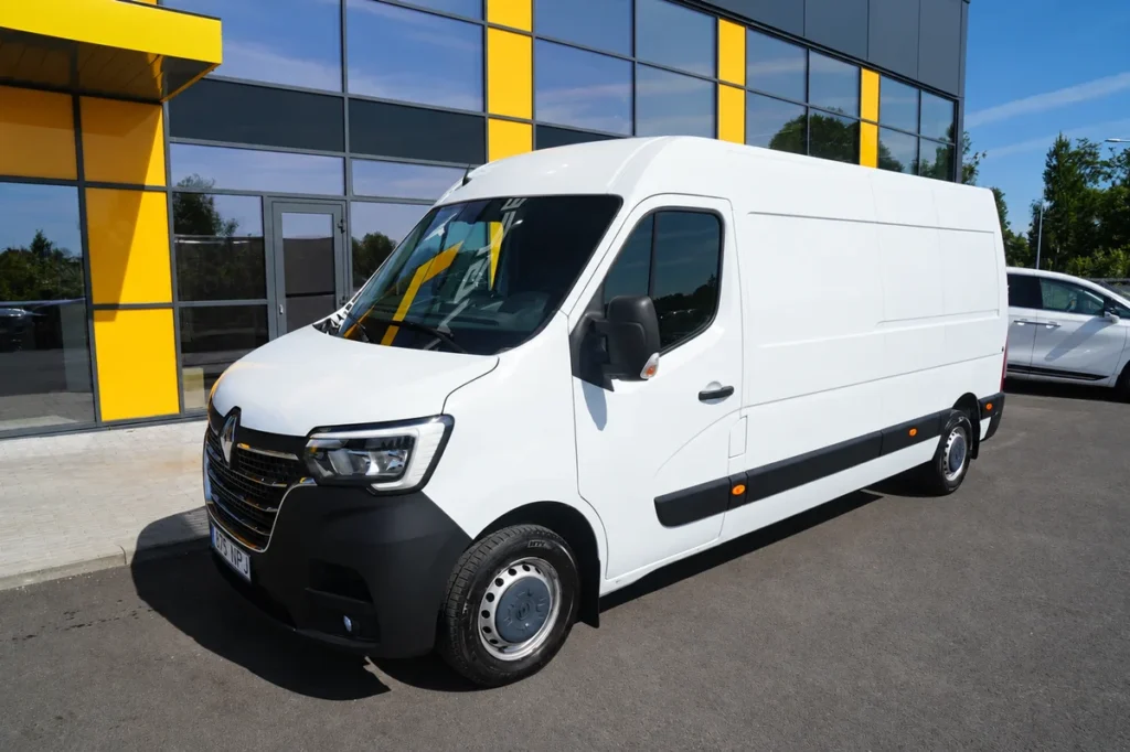 Valge Renault Master L3H2, 2021